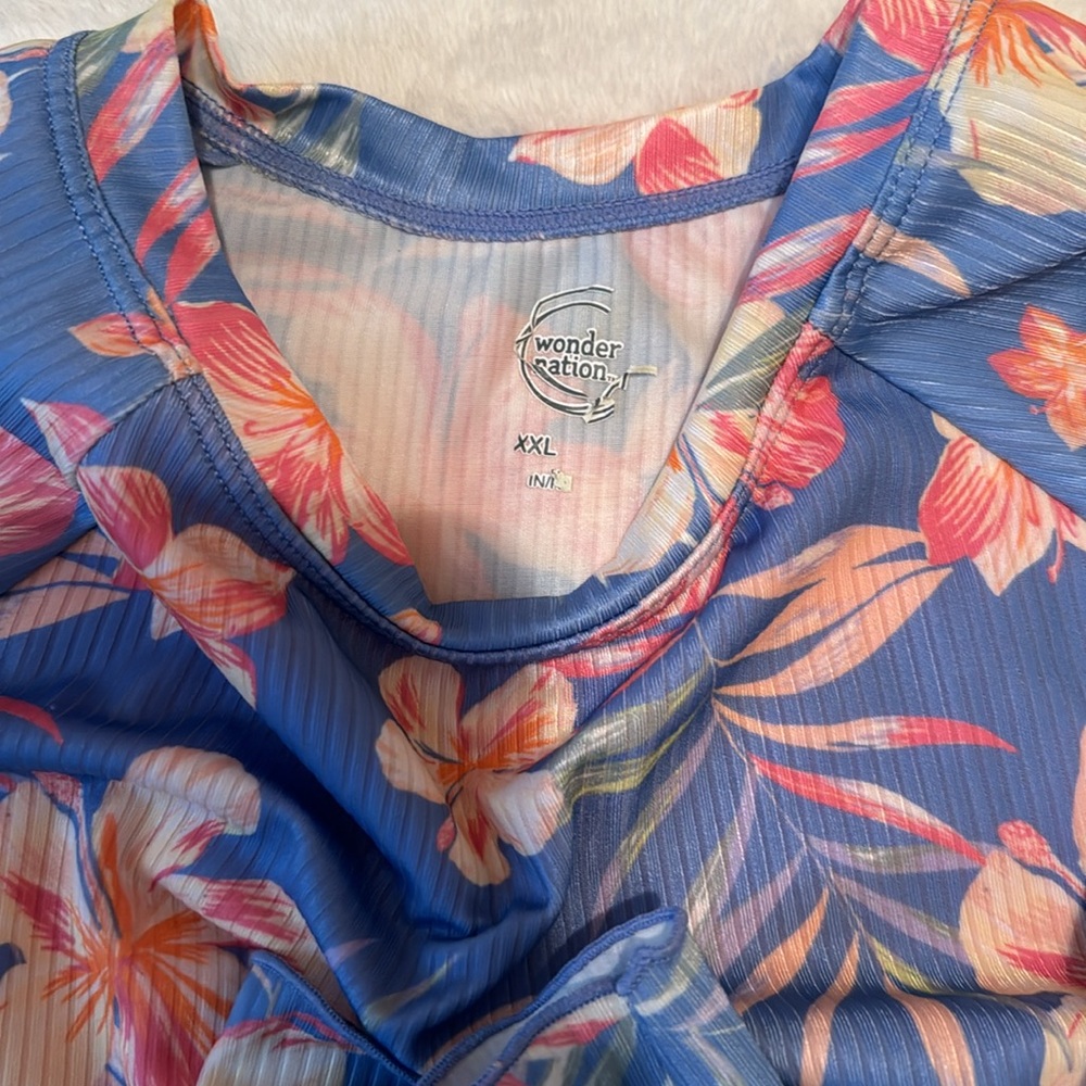 💖3/$15💖 Floral Rashguard - Picture 2 of 2